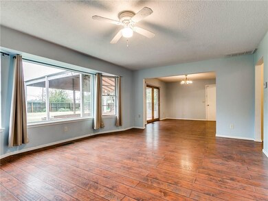 5816 NW 68th St, Warr Acres, OK 73132 - photo 2