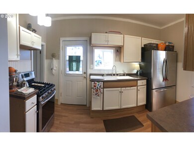 719 SW 1st St, Pendleton, OR 97801 - photo 6