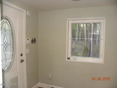2371 Gunflint Trail- Entryway