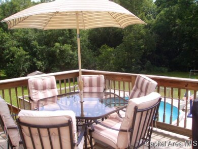 125 Coral Berry Dr, Jacksonville, IL 62650 - photo 3