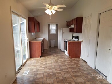 2611 S Spring Canyon Place, Nampa, ID 83686 - photo 5