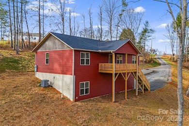 738 Jupiter Rd, Weaverville, NC 28787 - photo 4