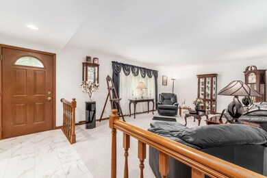 1161 Rockport Ct, Columbus, OH 43235 - photo 2