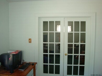 26 Pershing Dr, Schenectady, NY 12302 - photo 7