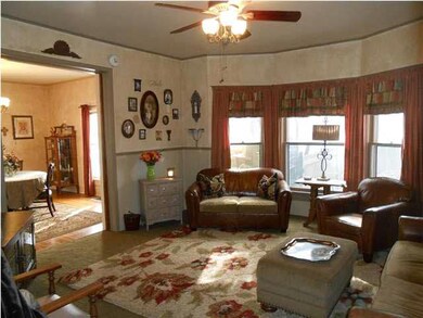 Daylight deluxe in the cozy living room with ceili