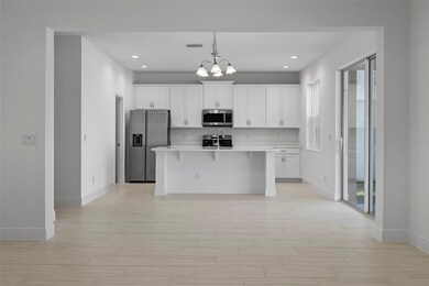 Kitchen / Dining Area