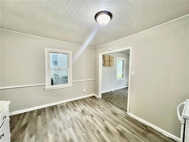 10710 E 24th St S, Independence, MO 64052 - photo 3