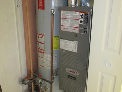 201 Butte Ln, Carpentersville, IL 60110 - photo 6