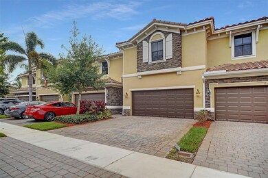 819 E Village Cir, Davie, FL 33325 - photo 2