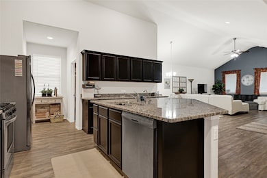 7830 London Tower Ln, Houston, TX 77044 - photo 4