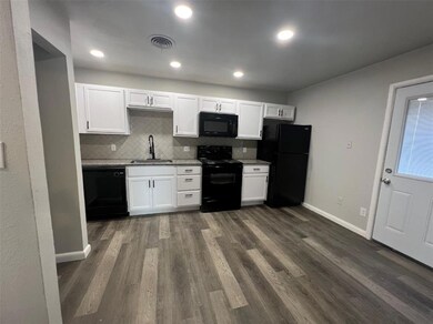 800 Russell Ln, Bedford, TX 76022 - photo 5