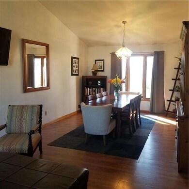 2865 Fox Ridge Cir, Columbus, IN 47203 - photo 5