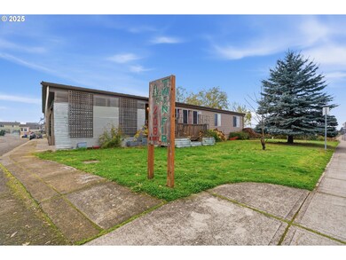 208 W Heintz St unit 2, Molalla, OR 97038 - photo 3