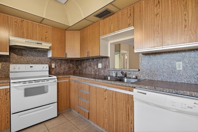 2004 Granada Dr unit C3, Coconut Creek, FL 33066 - photo 7