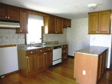 12 Carol St, Ludlow, MA 01056 - photo 7