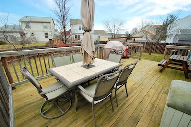 Huge Deck for Entertaining