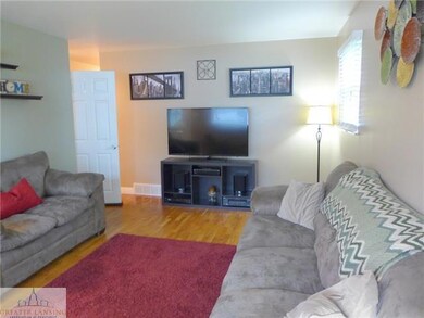 1635 Holly Way, Lansing, MI 48910 - photo 5