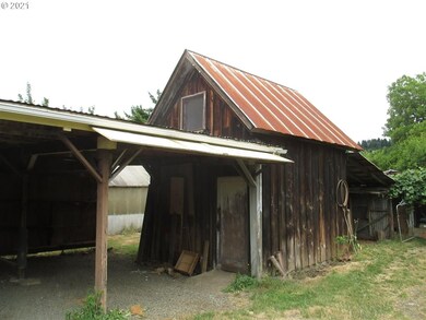 302 NE Oak St, Sheridan, OR 97378 - photo 6