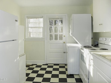 906 Dawes St unit A, Chapel Hill, NC 27516 - photo 4