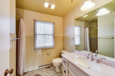 771 S Cedar Ave, Elmhurst, IL 60126 - photo 4