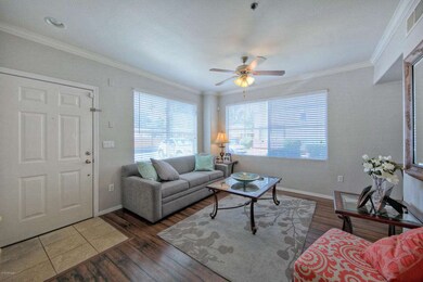 2134EBroadway1023-004