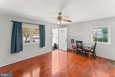 121 Cabbel Dr, Manassas Park, VA 20111 - photo 4