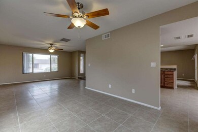006_Living Room