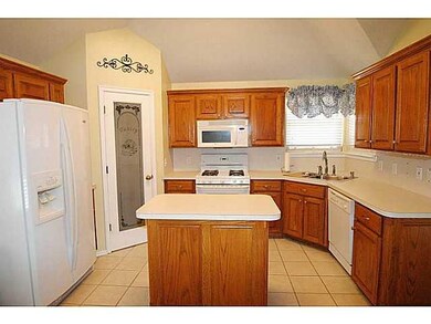 601 Loyd Ln, Moore, OK 73160 - photo 6