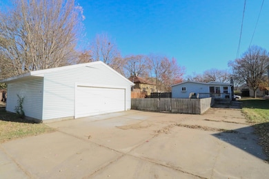 231 Avon St, La Crosse, WI 54603 - photo 4