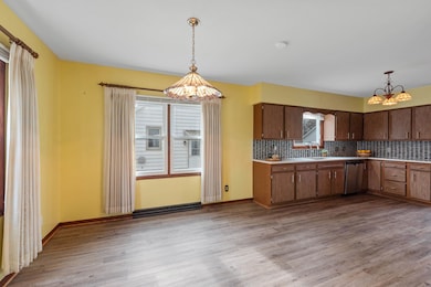 724 Mac Arthur Dr, Beaver Dam, WI 53916 - photo 4