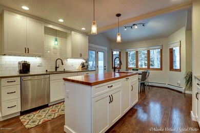 Quartz counter tops & new cabinets!