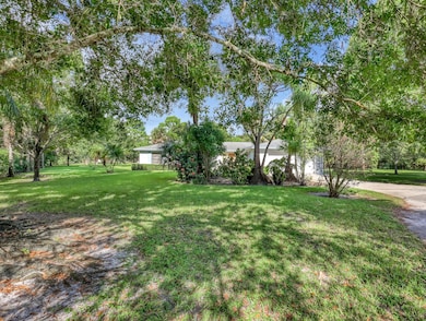 853 Palo Verde Ct, Haverhill, FL 33415 - photo 3