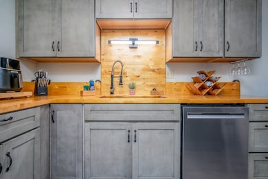 33 Hualalai St unit 304, Hilo, HI 96720 - photo 2