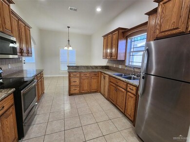 1401 International St, Edinburg, TX 78539 - photo 5