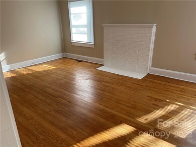 607 Salisbury Rd, Statesville, NC 28677 - photo 4