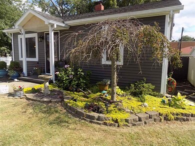 111 W 1st St, Newburgh, IN 47630 - photo 3