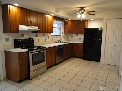 8 Maplewood Dr, Jamestown, OH 45335 - photo 2