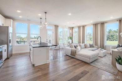 521 Sadie Cir, New Brunswick, NJ 08901 - photo 4