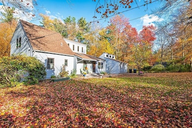 31 Pinewood Dr, Stratham, NH 03885 - photo 3