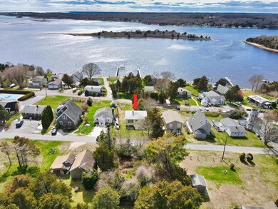 127 Pettey Ln, Westport, MA 02790 - photo 3