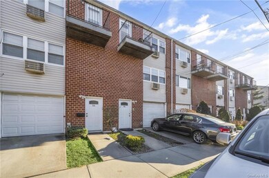 52A Francine Ct unit 80A, Staten Island, NY 10306 - photo 2