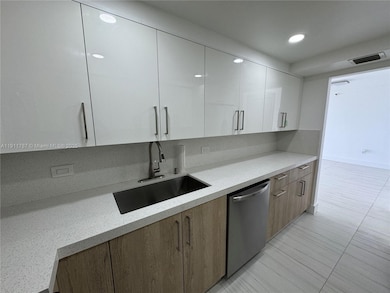 Waterview Condominium unit 1436, Miami, FL 33180 - photo 7