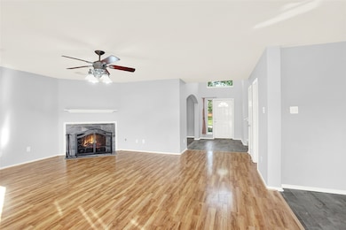 5010 Lockhart Dr, Pearland, TX 77584 - photo 7