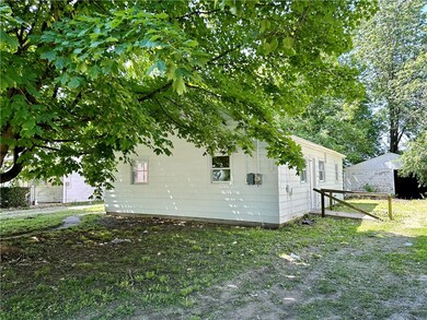 421 Woodlawn Ave, Mattoon, IL 61938 - photo 2