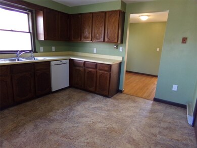 900 Wallace St unit 1-Right, Endicott, NY 13760 - photo 6