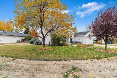 634 Mountain Loop St, Middleton, ID 83644 - photo 3