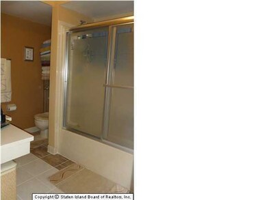 42 Daffodil Ln unit 71, Staten Island, NY 10314 - photo 7