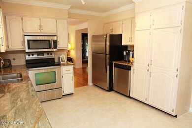 124 Rose Ln, Matamoras, PA 18336 - photo 7