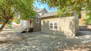 1100 SW L St, Grants Pass, OR 97526 - photo 2