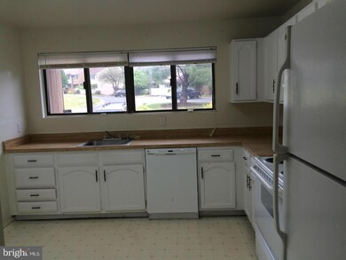 1795 Powder Horn Terrace, Woodbridge, VA 22191 - photo 2